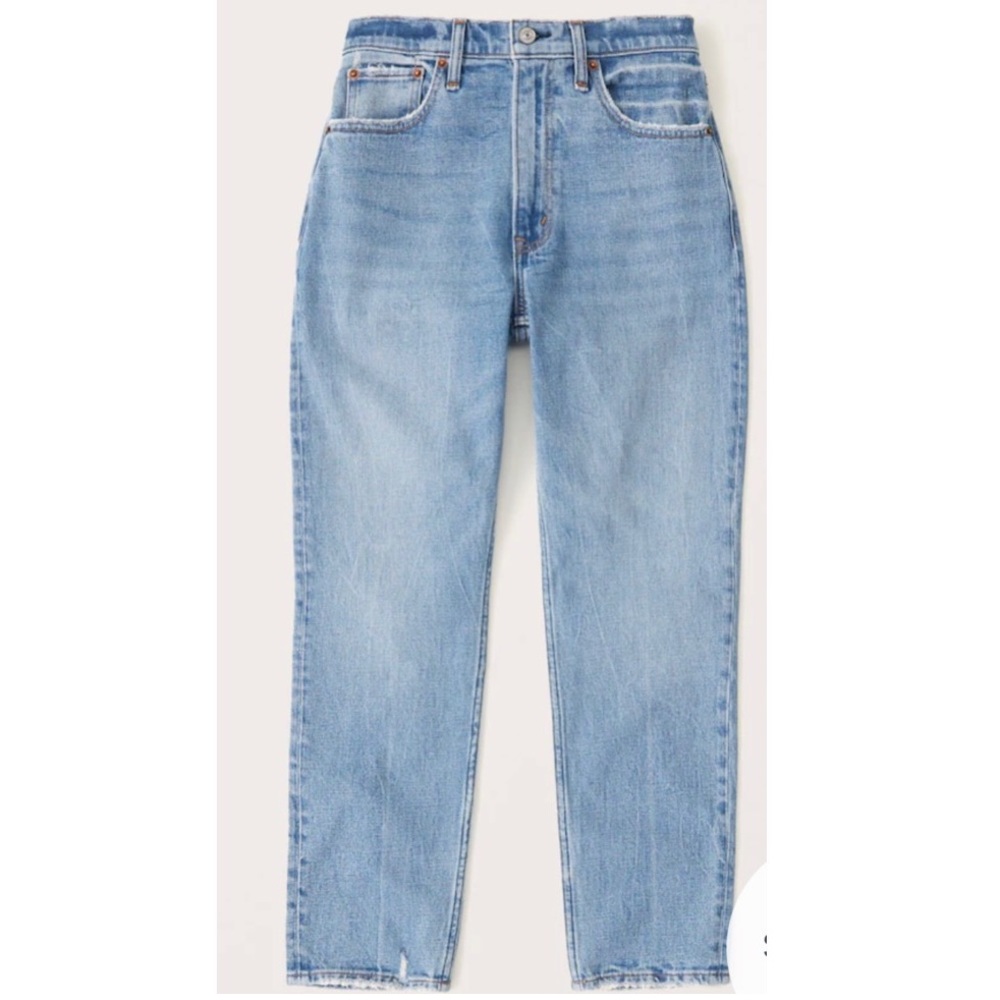 Abercrombie & Fitch. Curve love High rise mom jeans. Medium wash. Size 29R